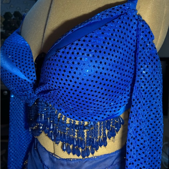 Costumes - Picture 6 of 16